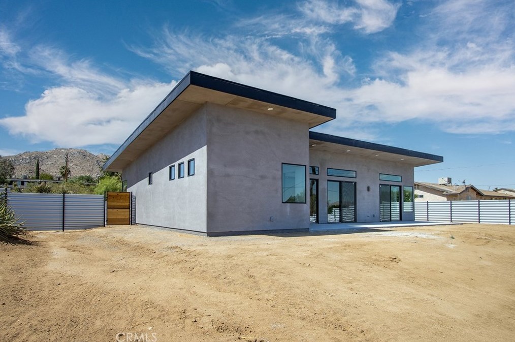 60746 Latham Trl, Joshua Tree CA  92252-2868 exterior