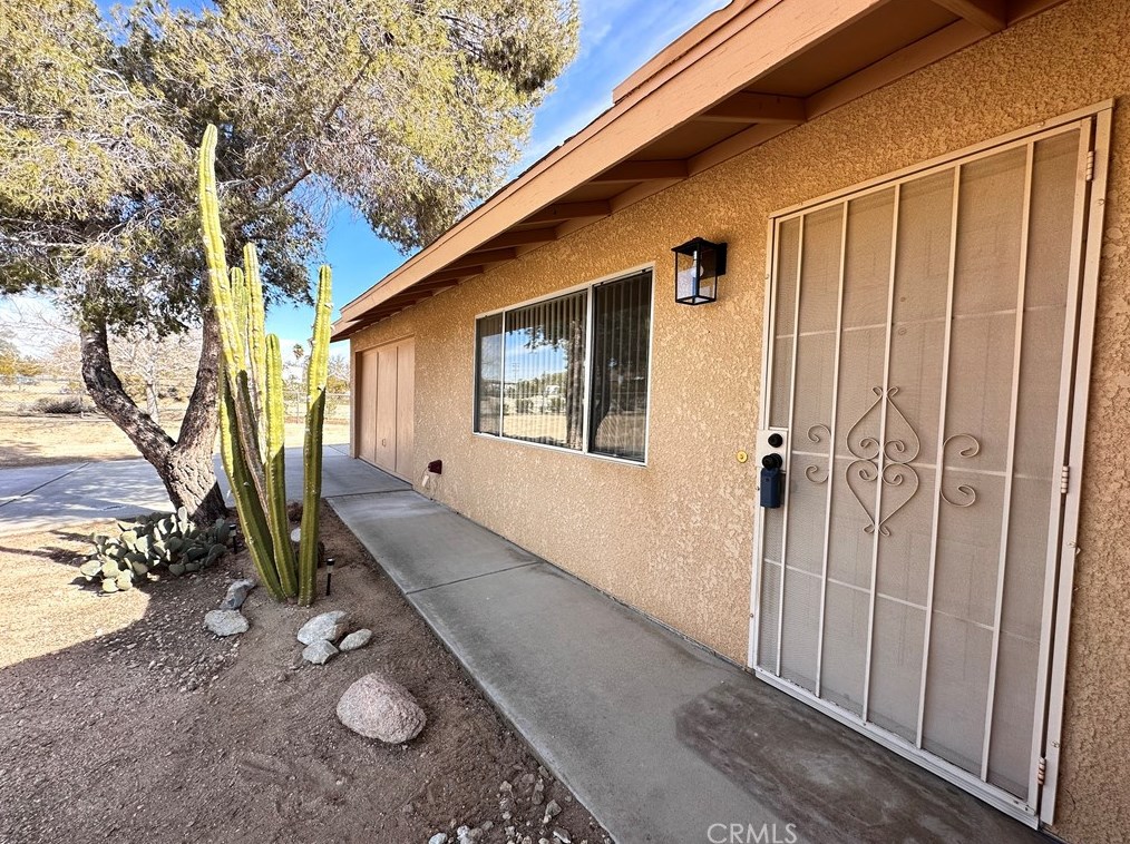 4657 Avenida Del Sol, Joshua Tree CA  92252-1501 exterior