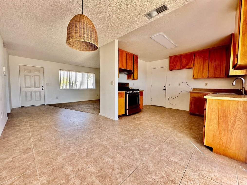 4657 Avenida Del Sol, Joshua Tree CA  92252-1501 exterior