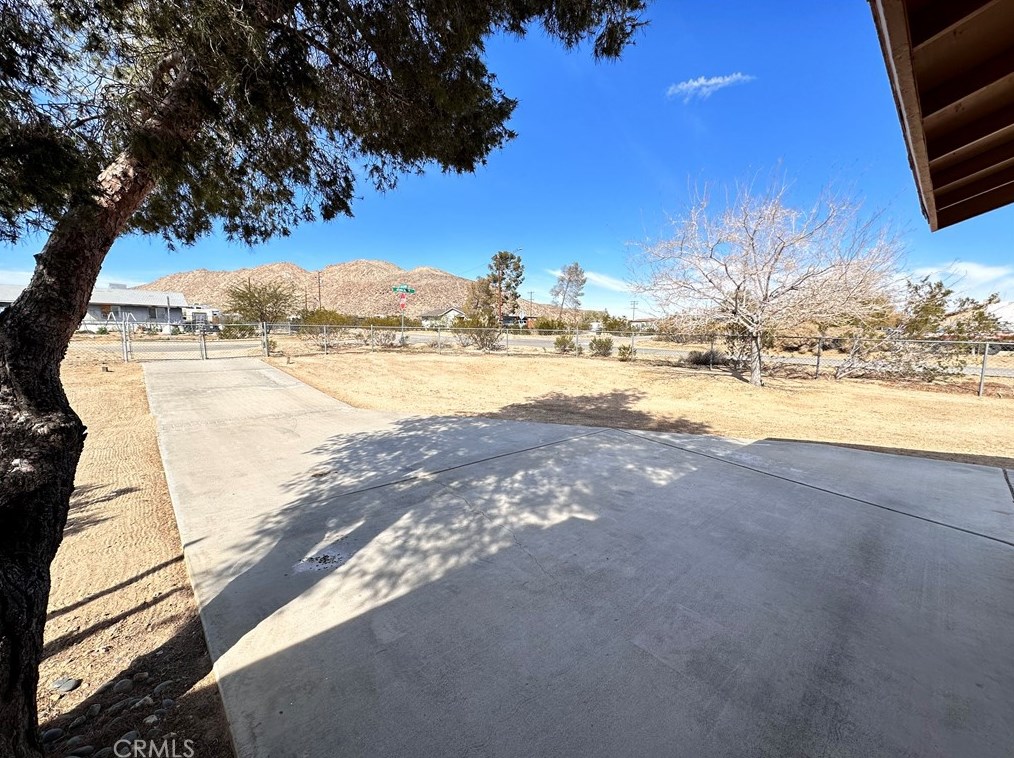 4657 Avenida Del Sol, Joshua Tree CA  92252-1501 exterior