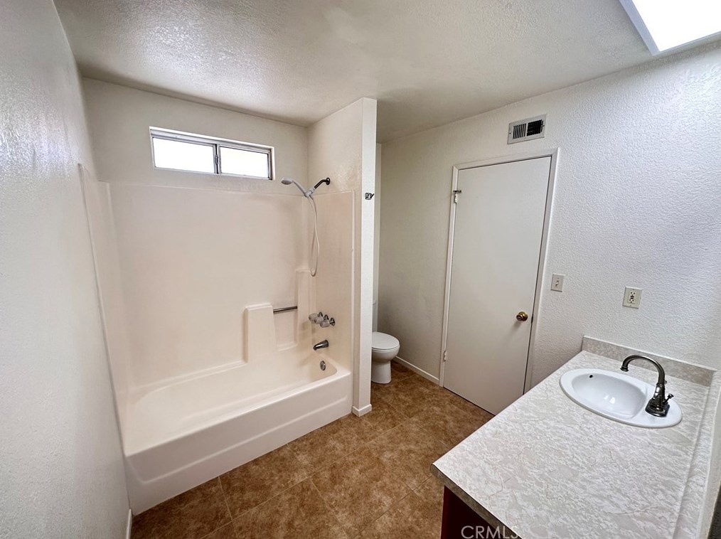 4657 Avenida Del Sol, Joshua Tree CA  92252-1501 exterior