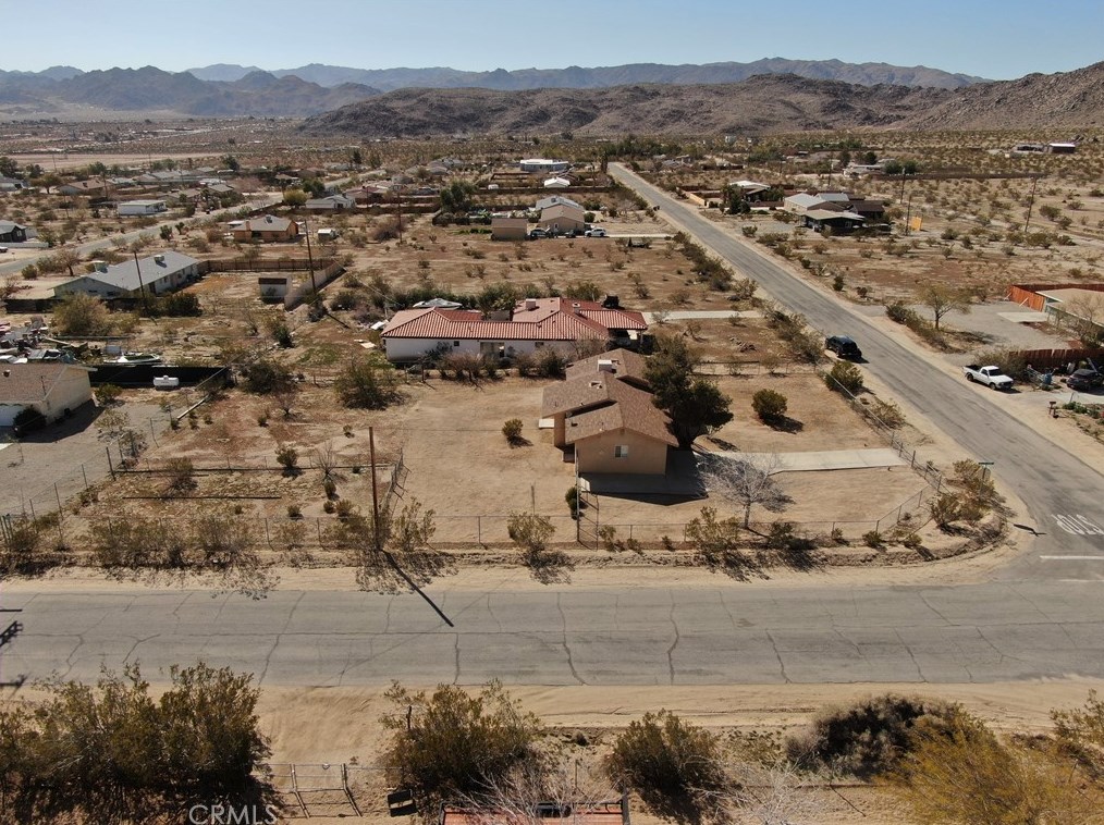 4657 Avenida Del Sol, Joshua Tree CA  92252-1501 exterior