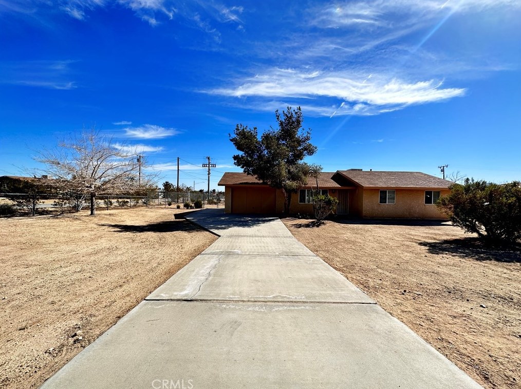 4657 Avenida Del Sol, Joshua Tree CA  92252-1501 exterior