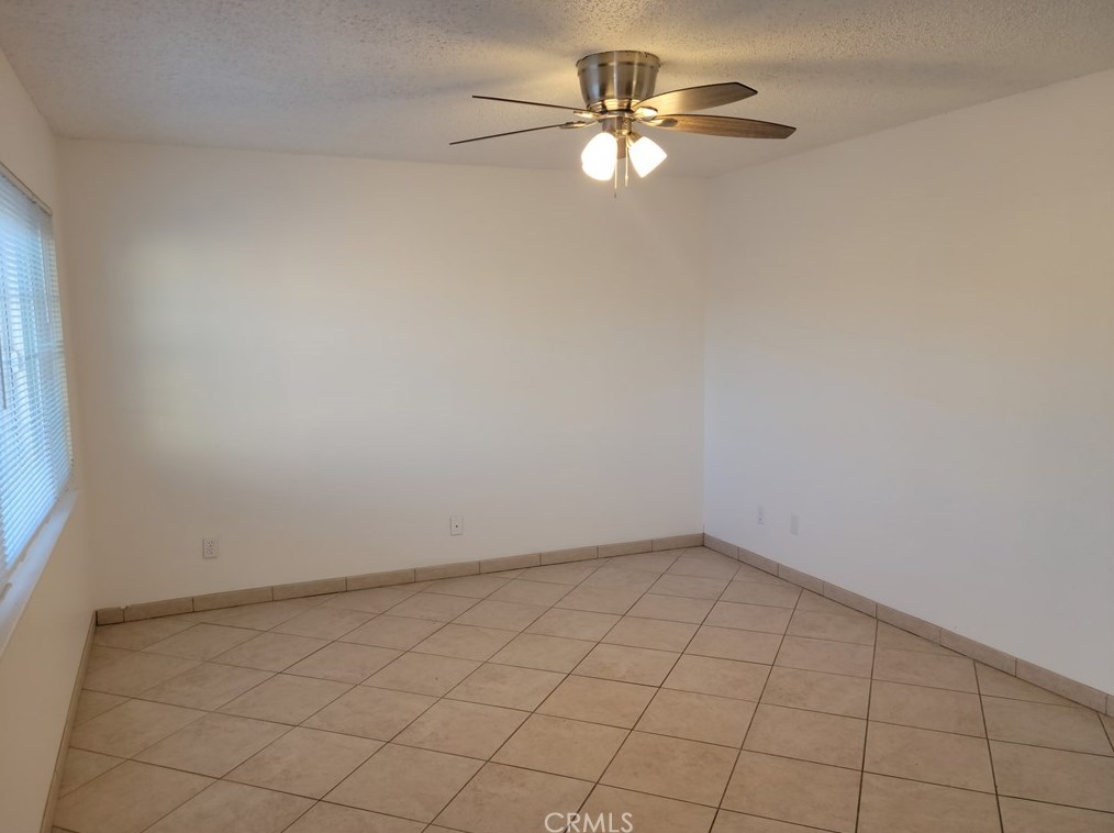 73028 Sunnyvale Dr, Twntynine Plm, CA 92277