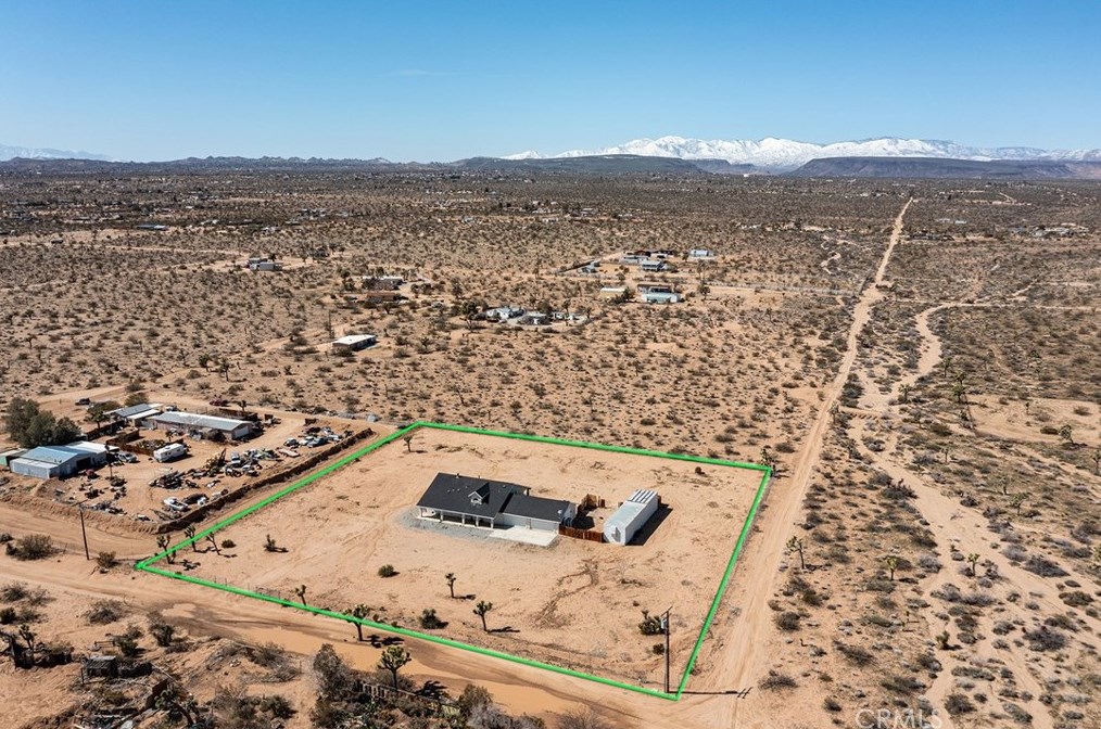 2720 Julcrest Rd, Yucca Valley, CA 92284-9341