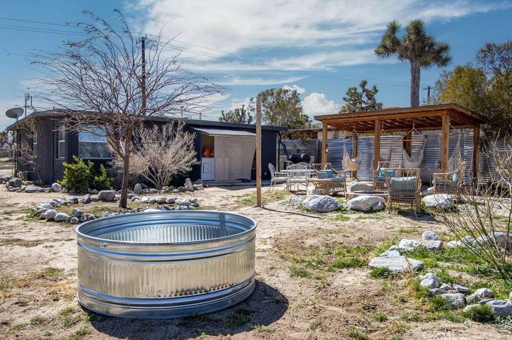 59062 Forrest Dr, Yucca Valley CA  92284-9011 exterior