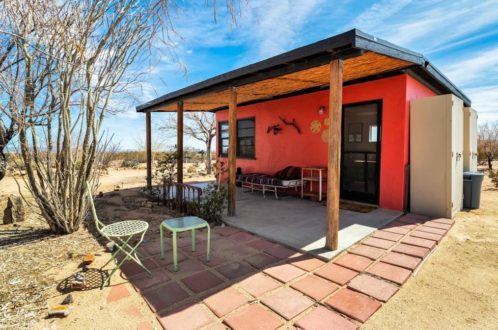 974 Sunfair Rd, Joshua Tree, CA