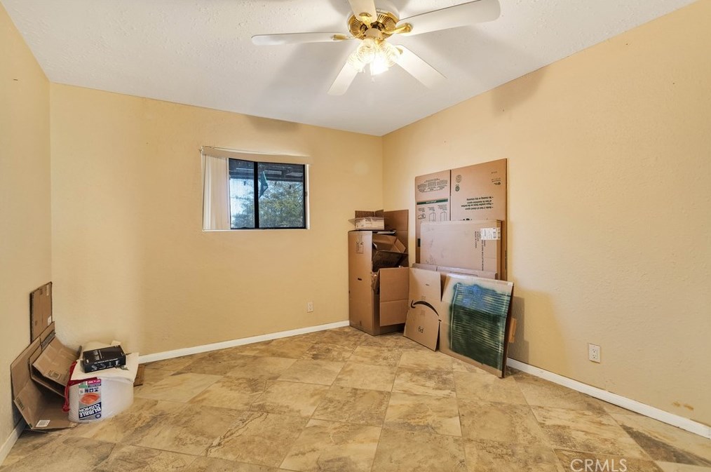 4999 Araby Ave, Twntynine Plm CA  92277-6744 exterior