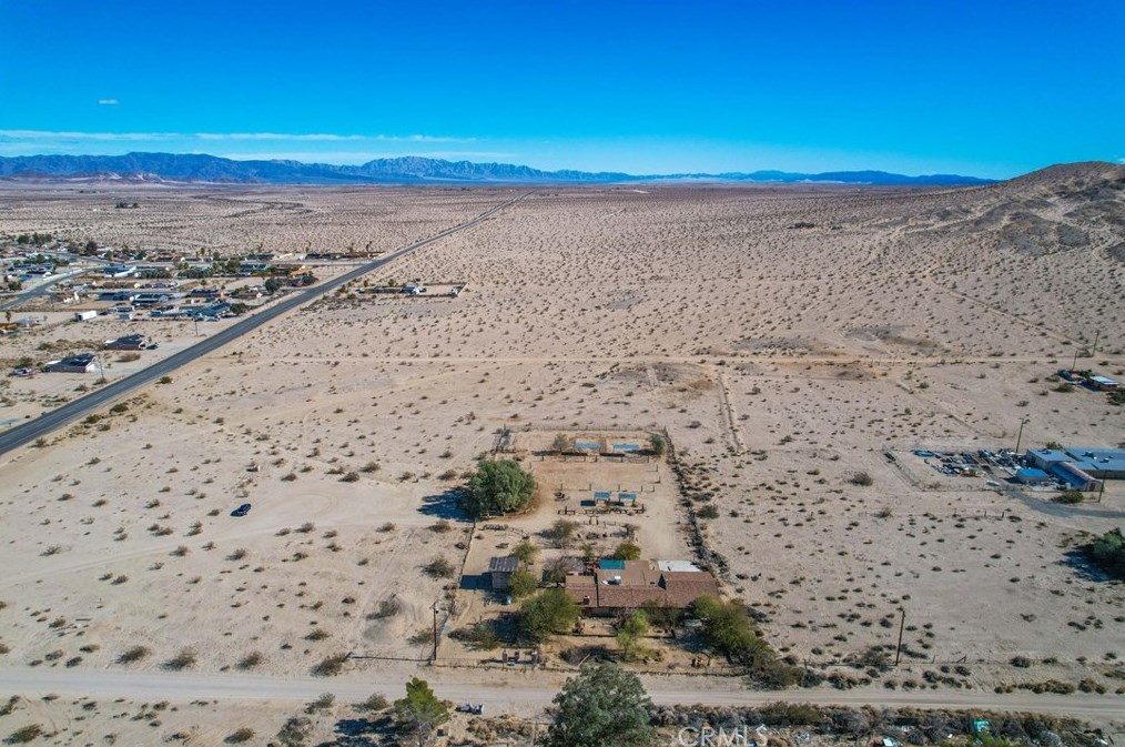 4999 Araby Ave, Twntynine Plm CA  92277-6744 exterior