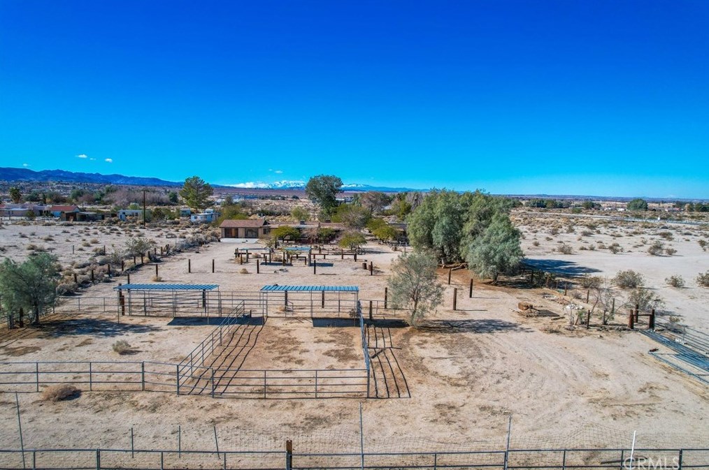 4999 Araby Ave, Twntynine Plm CA  92277-6744 exterior