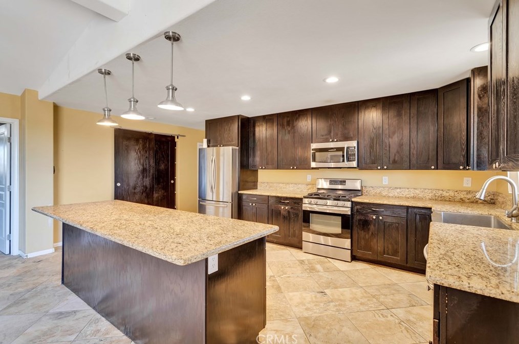 4999 Araby Ave, Twntynine Plm CA  92277-6744 exterior