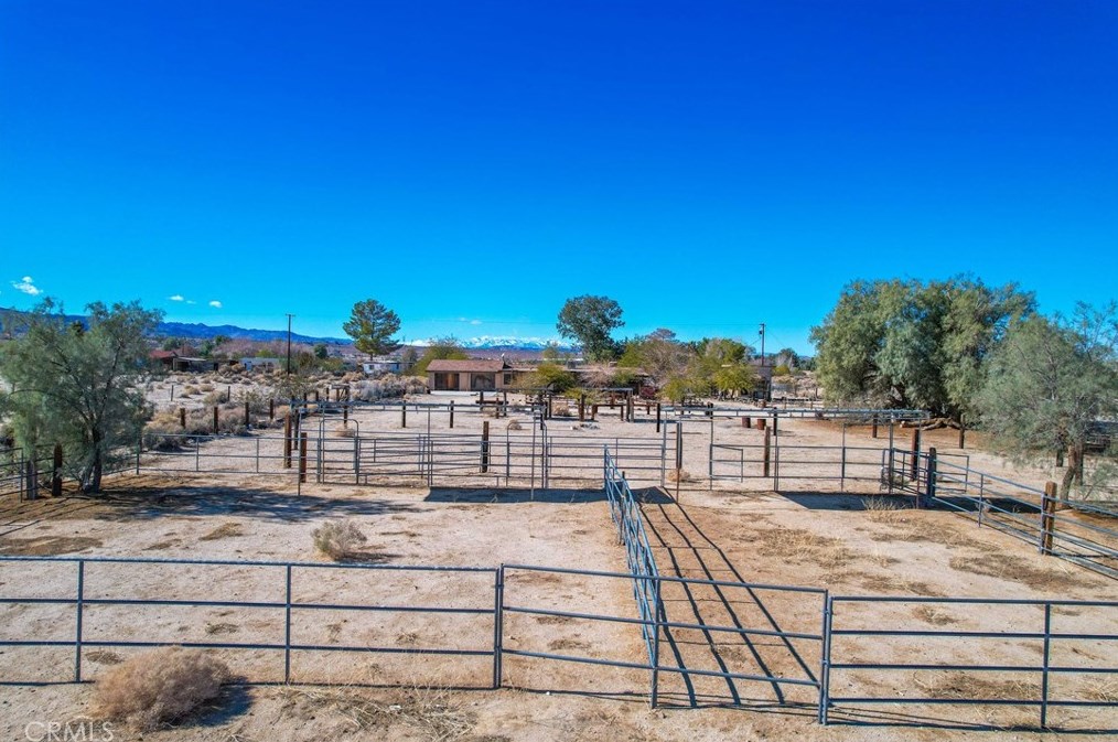 4999 Araby Ave, Twntynine Plm CA  92277-6744 exterior