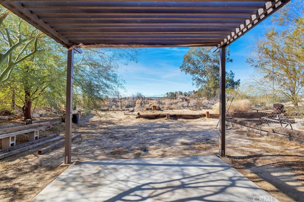 4999 Araby Ave, Twntynine Plm CA  92277-6744 exterior