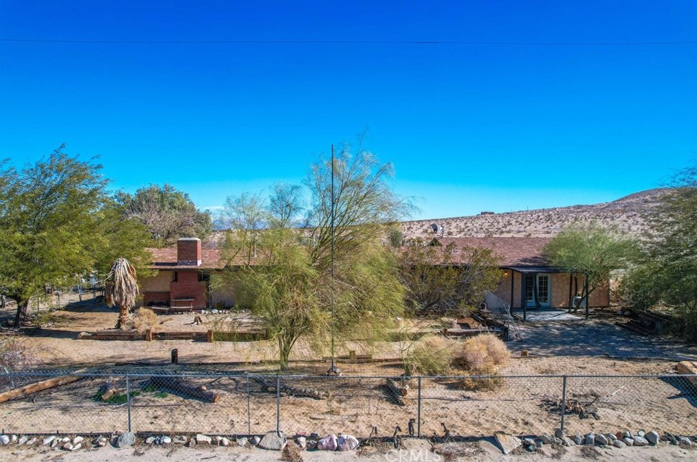 4999 Araby Ave, Twntynine Plm CA  92277-6744 exterior