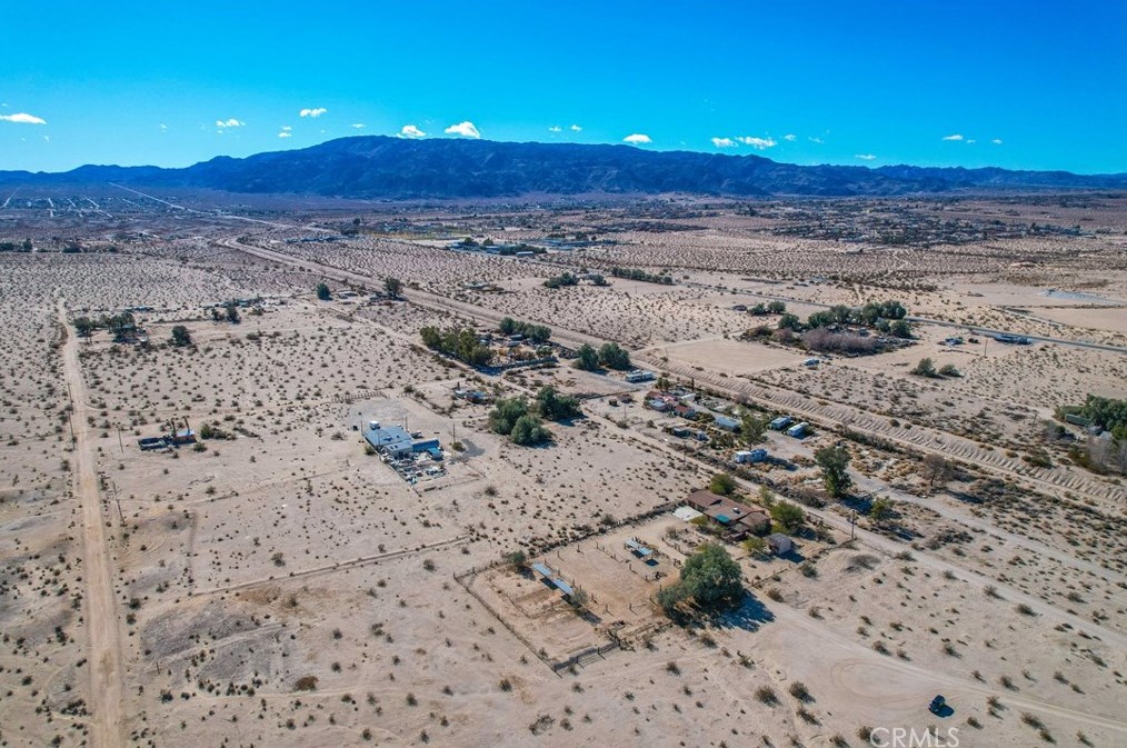 4999 Araby Ave, Twntynine Plm CA  92277-6744 exterior