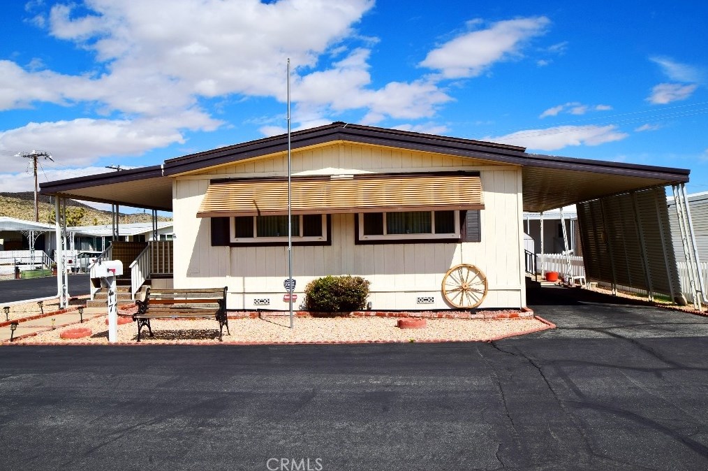 56254 29 Palms Hwy #17, Yucca Valley, CA 92284
