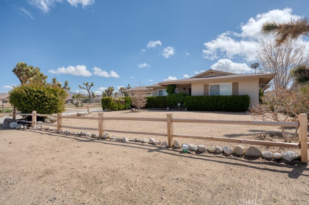 57393 Pueblo Trl, Yucca Valley, CA 92284-3889