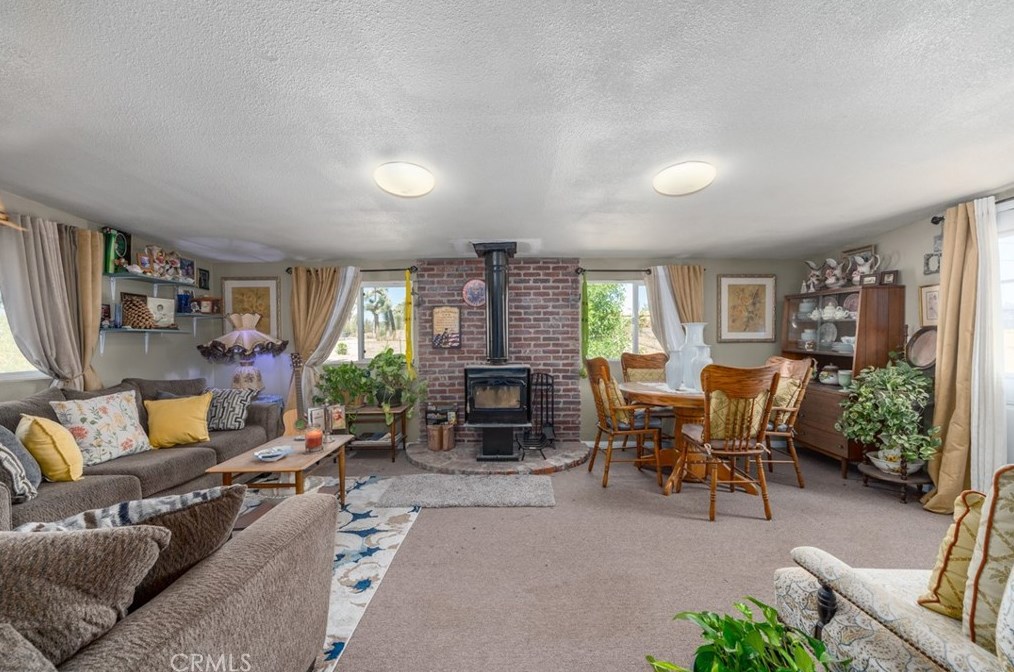 4592 Camarilla Ave, Yucca Valley CA  92284-1226 exterior