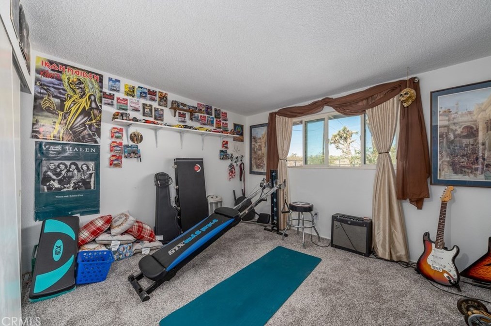 4592 Camarilla Ave, Yucca Valley CA  92284-1226 exterior