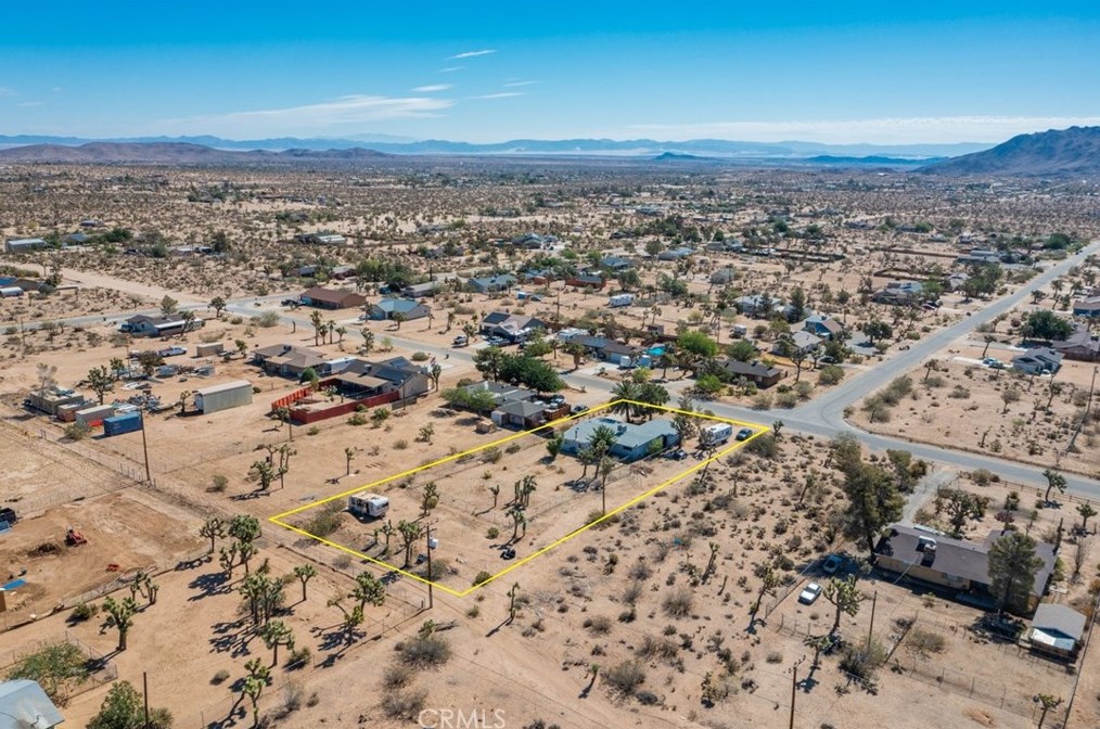 4592 Camarilla Ave, Yucca Valley CA  92284-1226 exterior