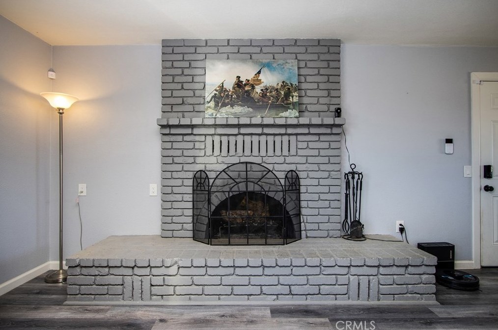 5837 La Luna Ave, Twntynine Plm CA  92277-5210 exterior