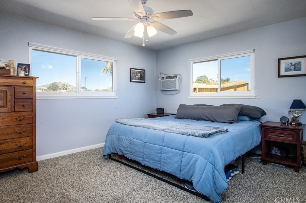 5837 La Luna Ave, Twntynine Plm CA  92277-5210 exterior