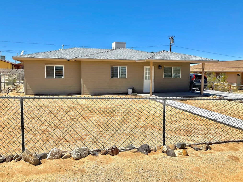 5566 Cahuilla Ave, Twntynine Plm, CA 92277-1418
