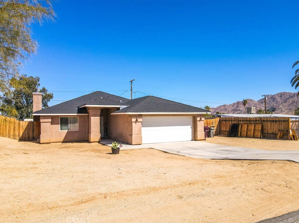 6033 Chia Ave, Twntynine Plm, CA 92277
