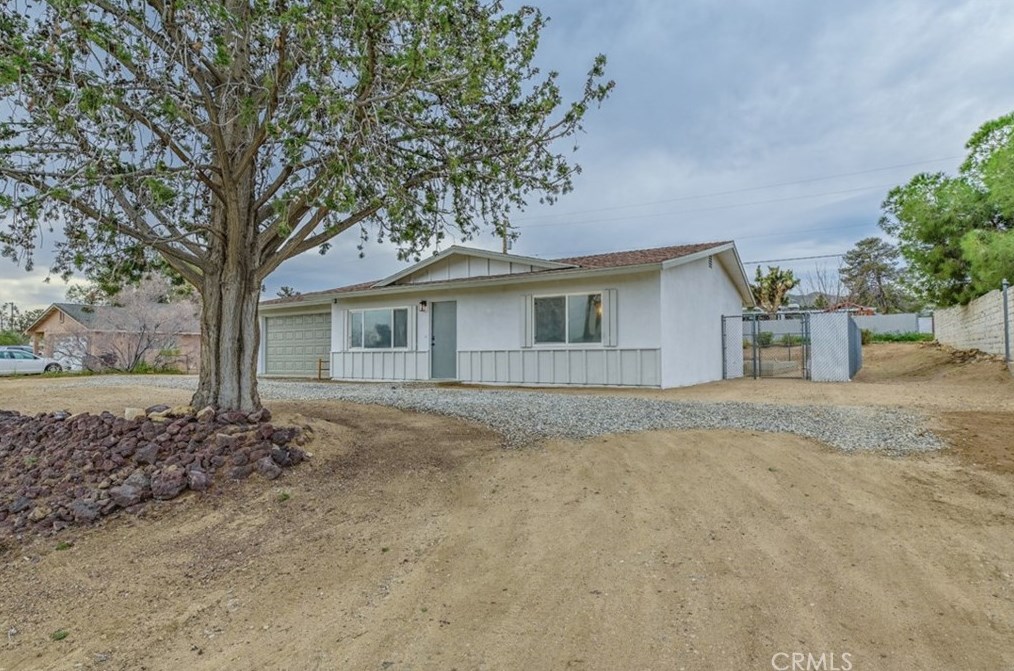 56183 Onaga Trail, Yucca Valley, CA 92284