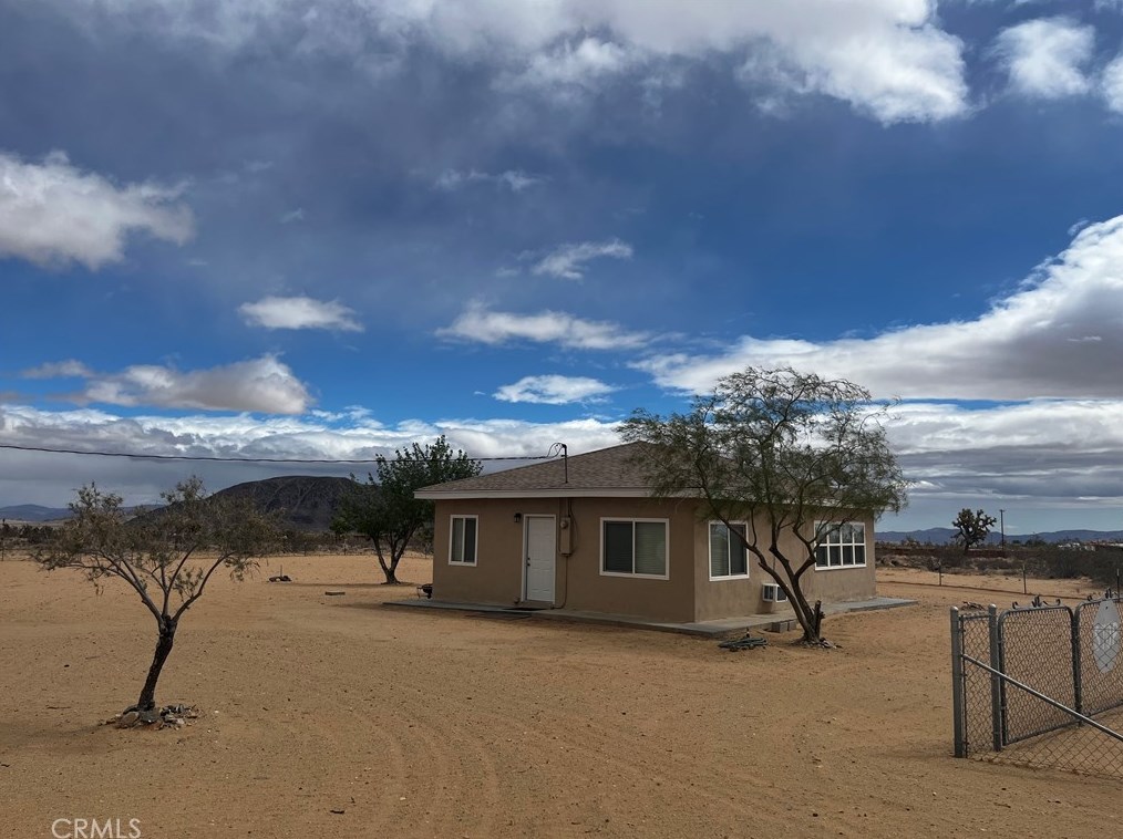 58624 Reche Rd, Yucca Valley, CA 92285-3052