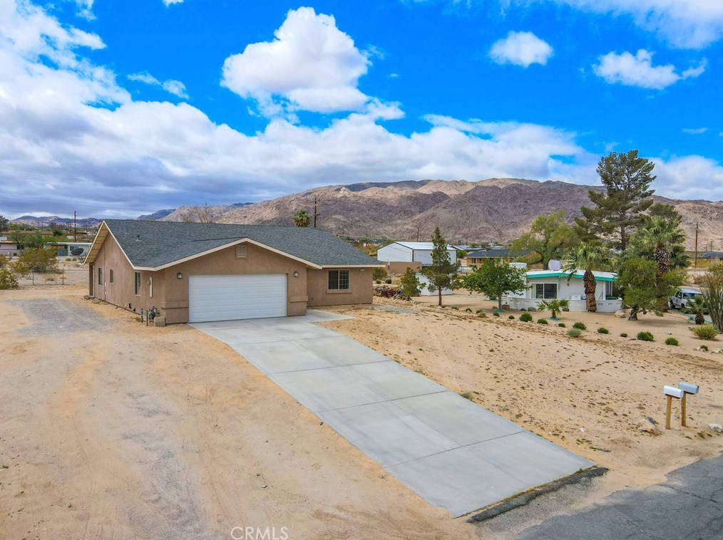74733 Alta Loma Dr, Twntynine Plm, CA 92277-3705