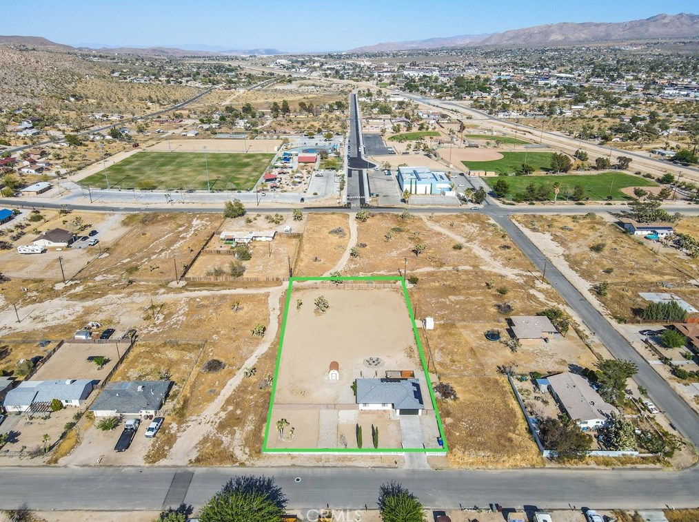 6989 Cholla Ave, Yucca Valley CA  92284-2704 exterior