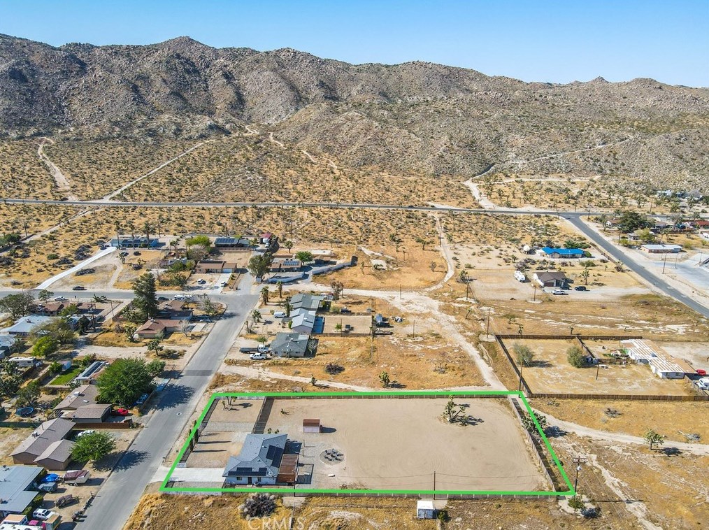 6989 Cholla Ave, Yucca Valley CA  92284-2704 exterior