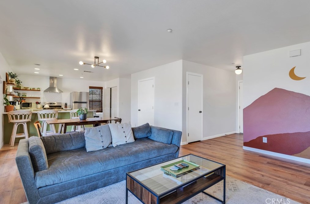 6989 Cholla Ave, Yucca Valley CA  92284-2704 exterior