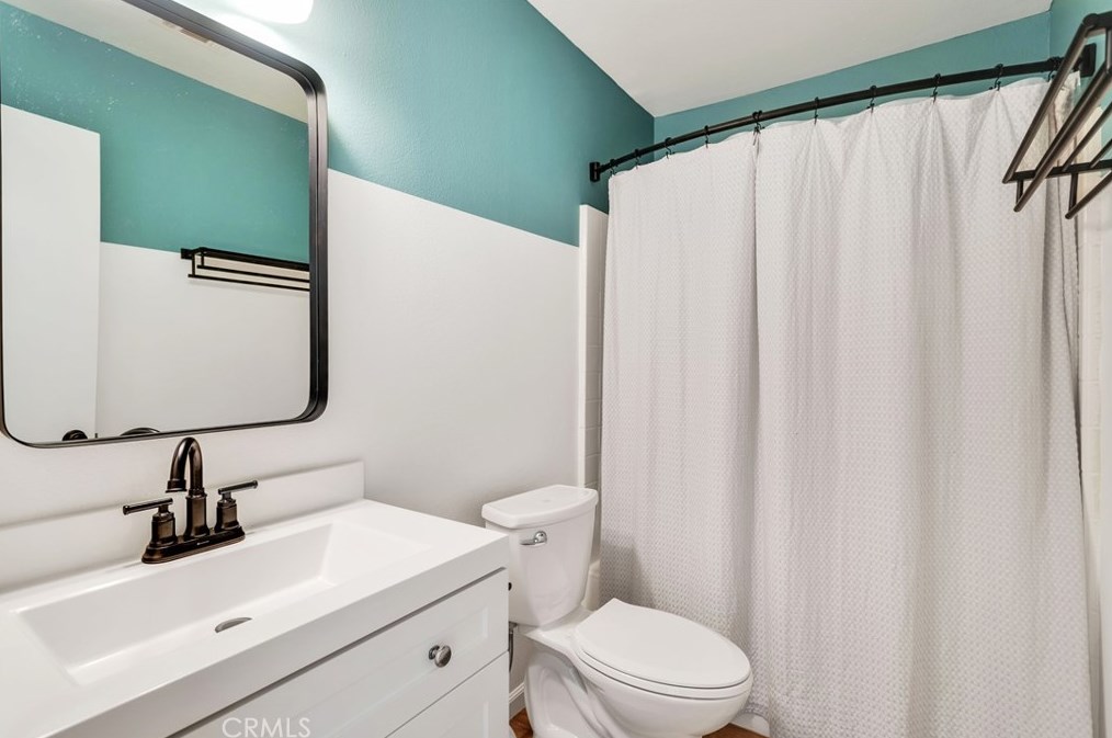 6989 Cholla Ave, Yucca Valley CA  92284-2704 exterior