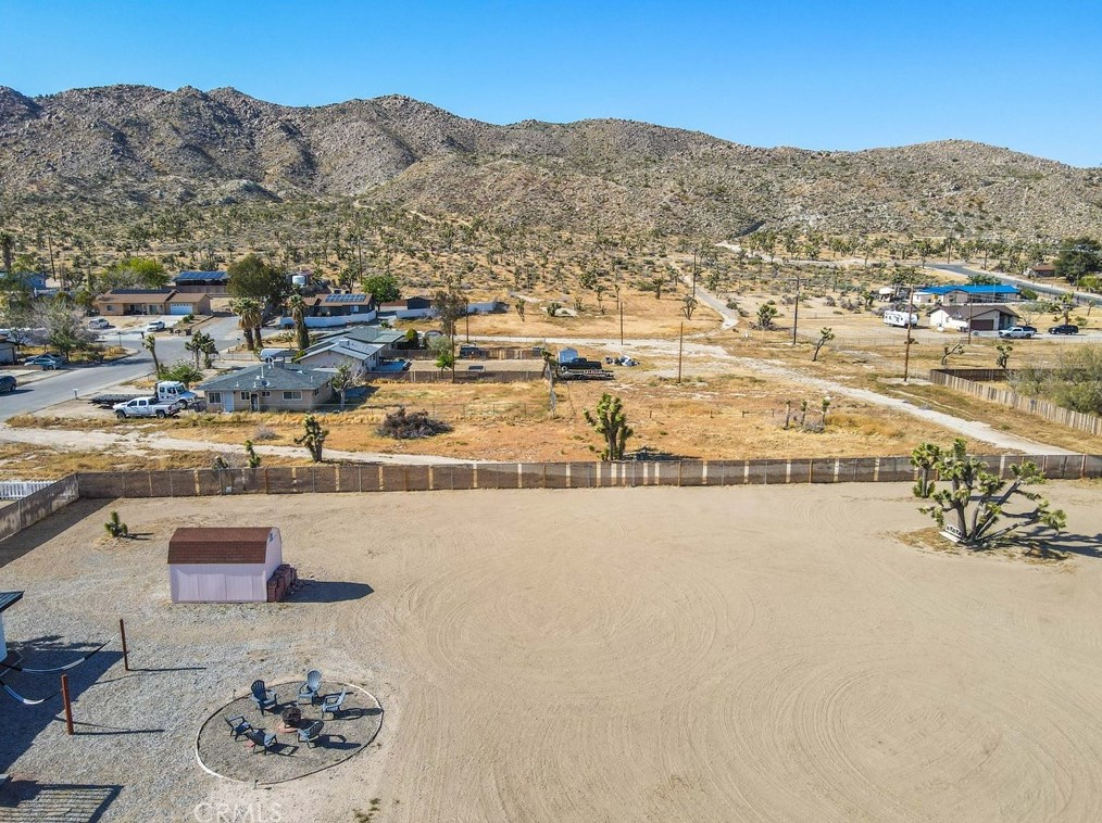 6989 Cholla Ave, Yucca Valley CA  92284-2704 exterior