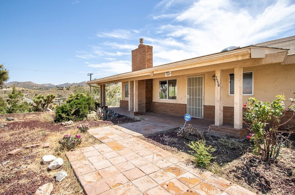 7554 Pinon Dr, Yucca Valley, CA 92284-8300
