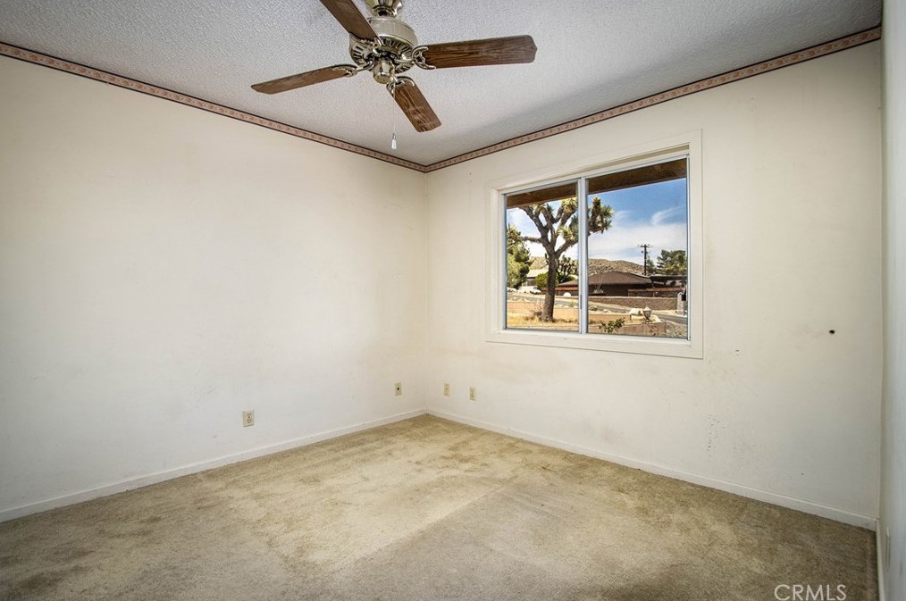 7554 Pinon Dr, Yucca Valley CA  92284-8300 exterior