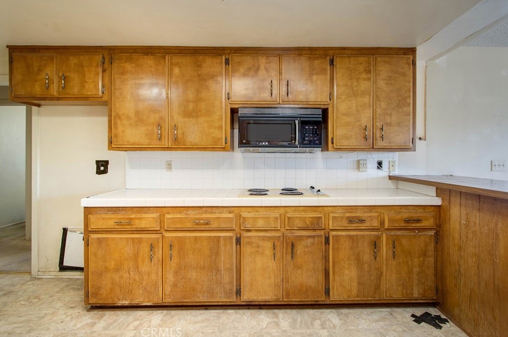 7554 Pinon Dr, Yucca Valley CA  92284-8300 exterior