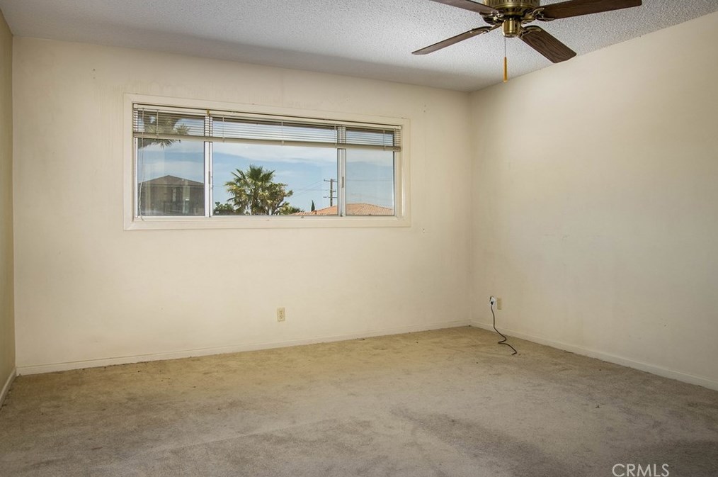 7554 Pinon Dr, Yucca Valley CA  92284-8300 exterior