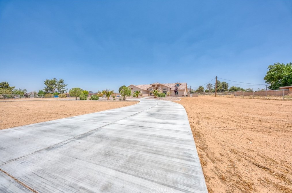 19440 Yanan Rd, Apple Valley, CA 92307-4767