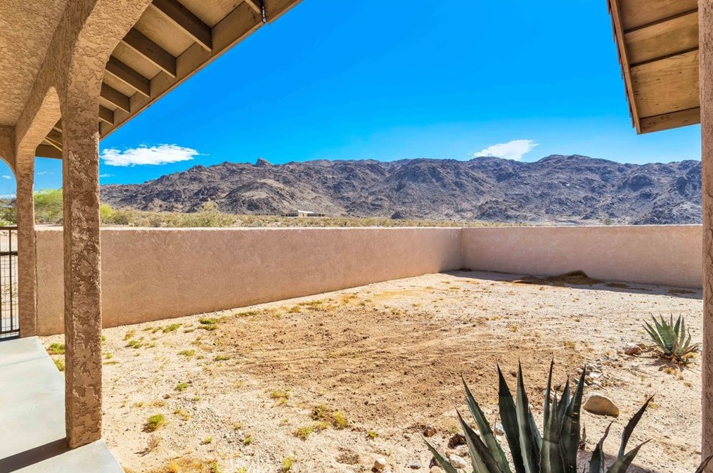 74384 Rocky Rd, Twntynine Plm CA  92277-3982 exterior