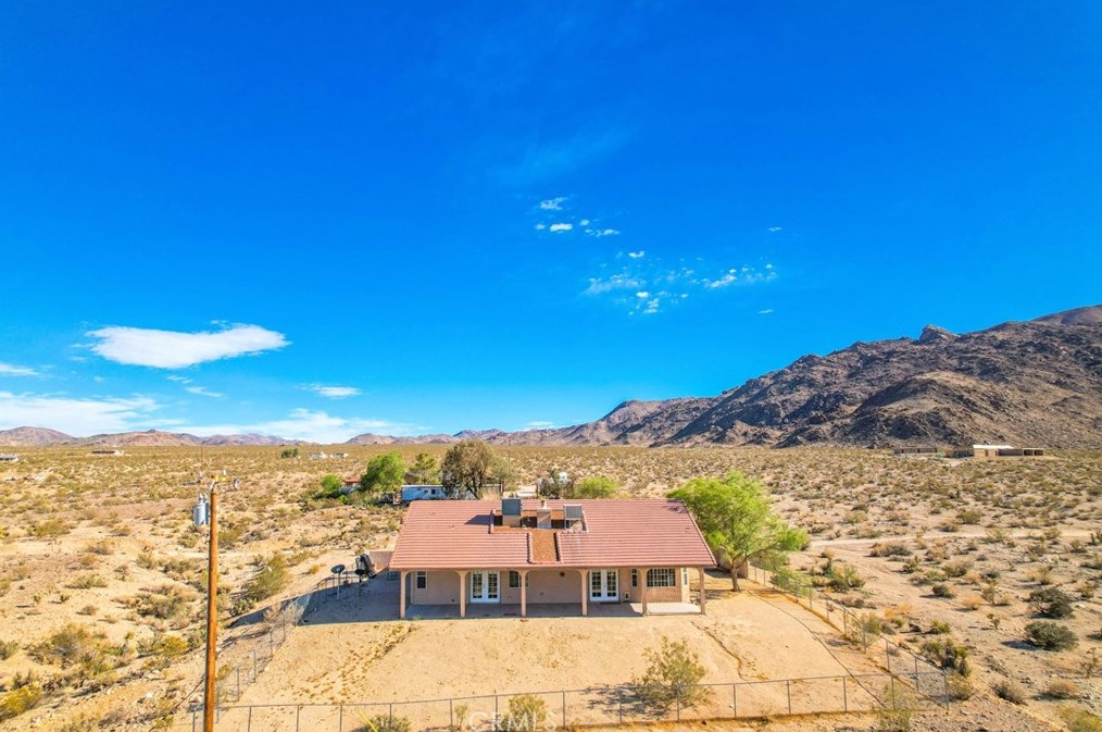74384 Rocky Rd, Twntynine Plm CA  92277-3982 exterior