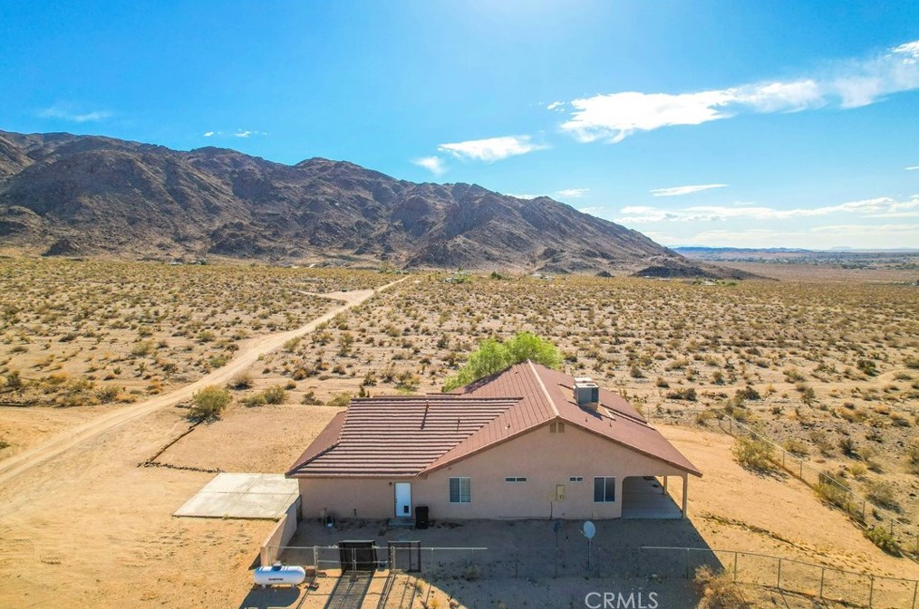 74384 Rocky Rd, Twntynine Plm CA  92277-3982 exterior
