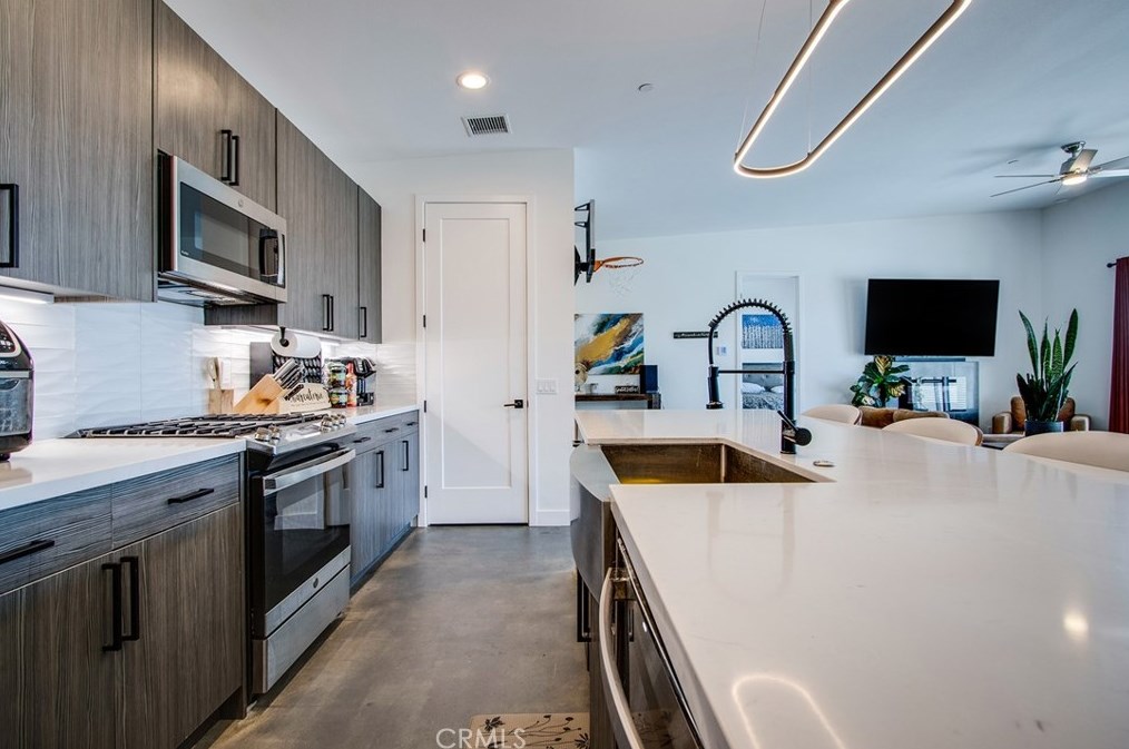 59425 Sun Mesa Dr, Yucca Valley CA 92284-9000 exterior