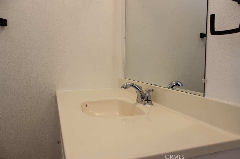 5509 Mariposa Ave, Twntynine Plm CA  92277-1441 exterior