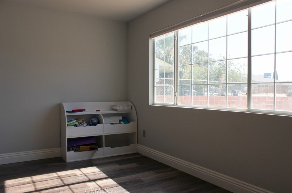 5509 Mariposa Ave, Twntynine Plm CA  92277-1441 exterior