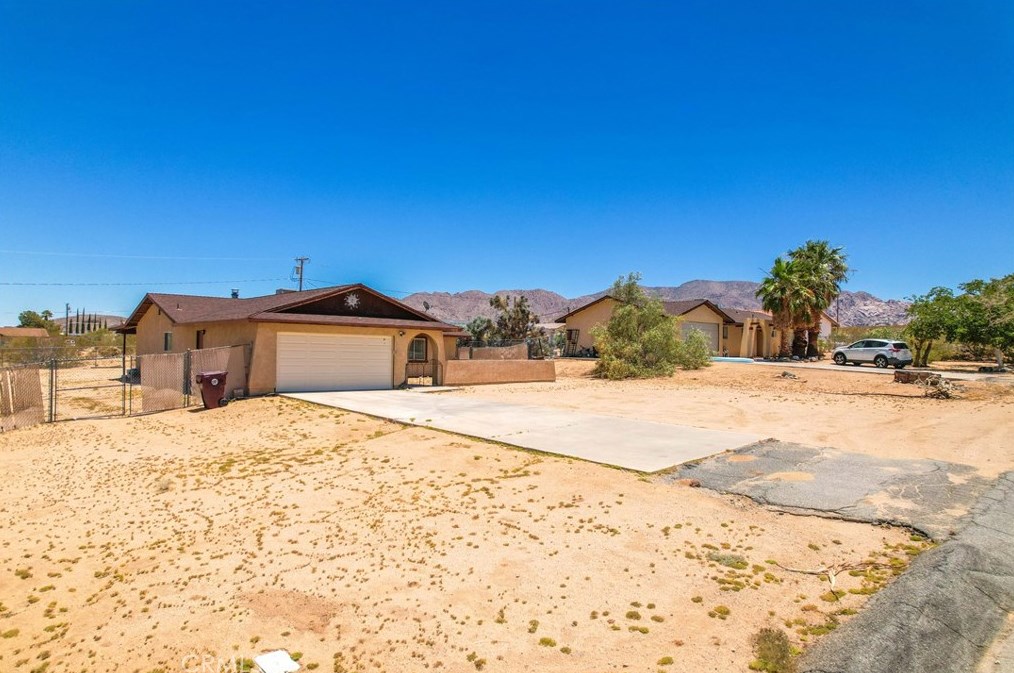 7117 Ivanpah Ave, Twntynine Plm, CA 92277-6555