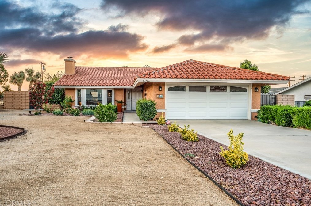 57746 San Tropeze Dr, Yucca Valley, CA 92284-4418