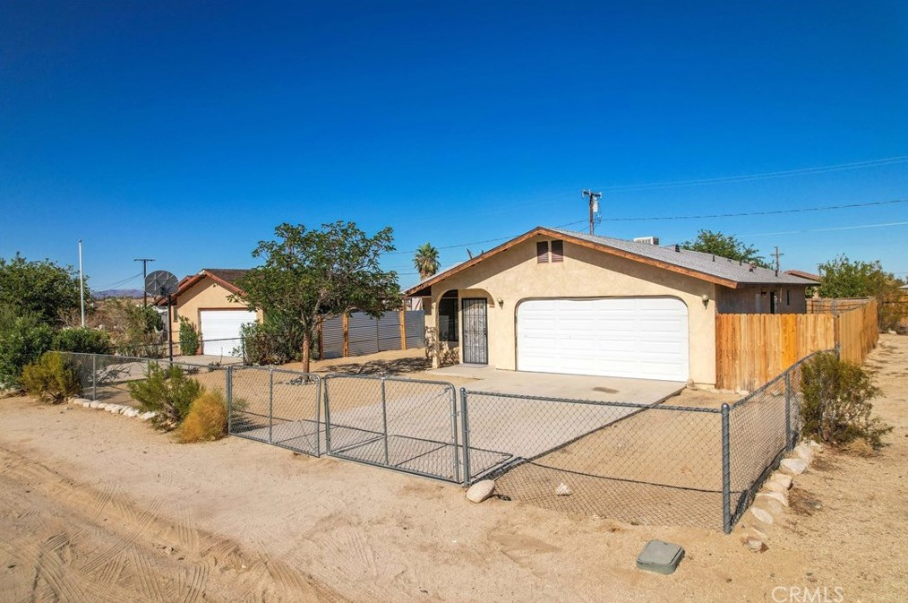 6679 Mojave Ave, Twntynine Plm, CA 92277